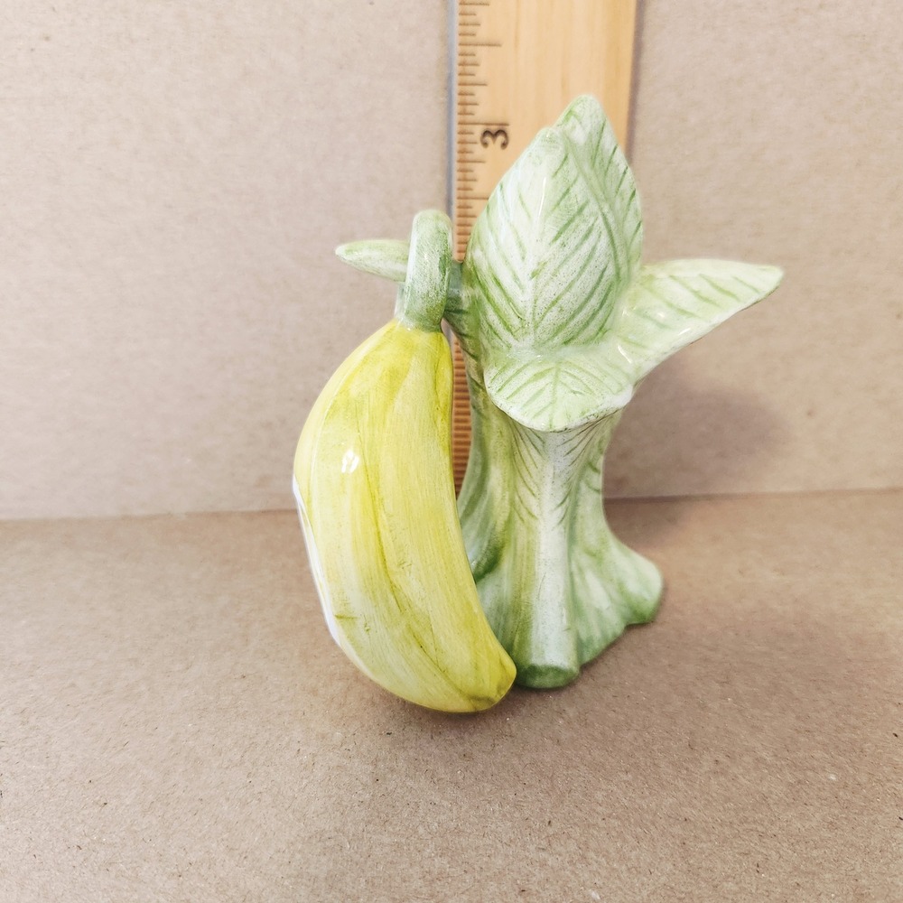 Applause Inc Vintage Ceramic Banana‎ and Plant Salt and Pepper Shaker Set 39079